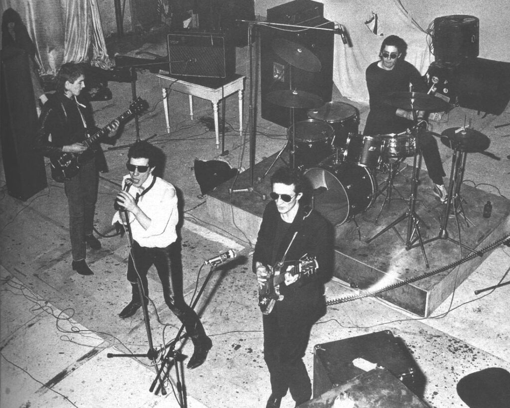 1976.12.31-theatre-dejazetPH01-1024x819 "Nuit Punk" (31/12/76)