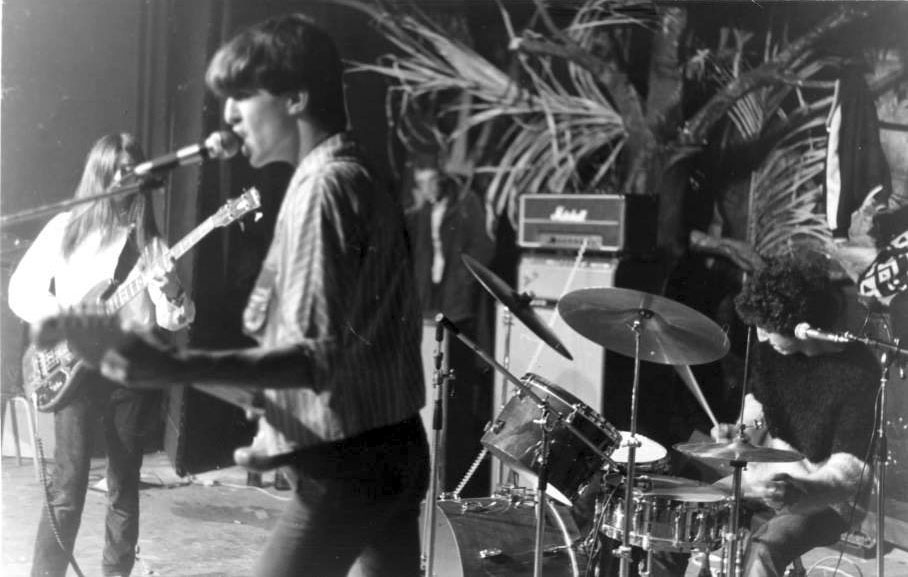 1977.04.11-Loose-HeartBerangere-DesaintlegerPH01 Loose Heart, Project Sign (11/04/77)