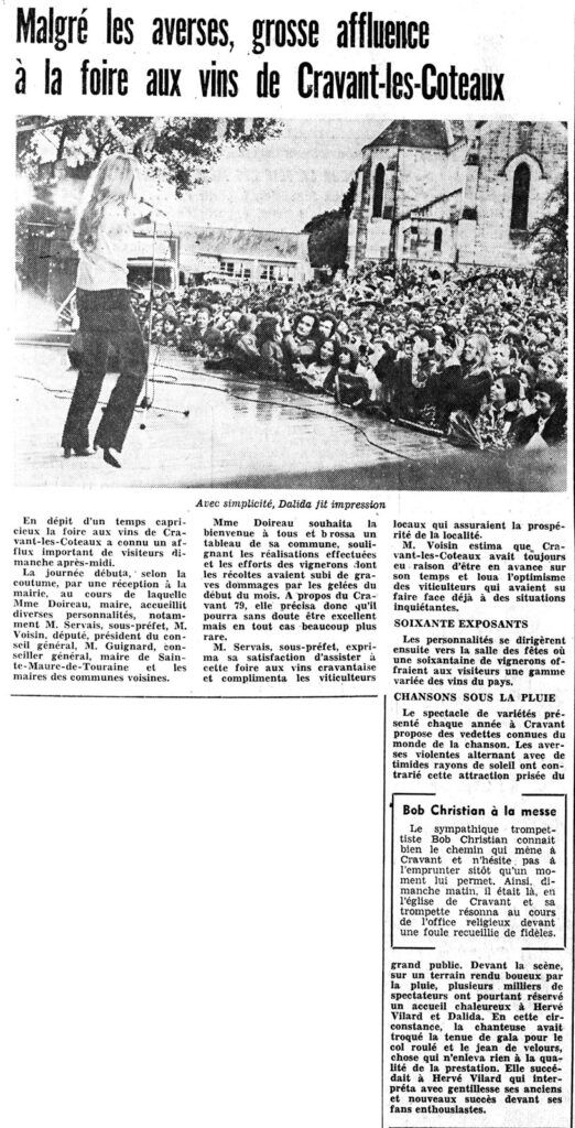 1979.05.26-NRCO.10-DalidaADPRE-522x1024 "Foire aux vins de Cravant" Dalida, Albert Capa, Hervé Vilard (24/05/79)