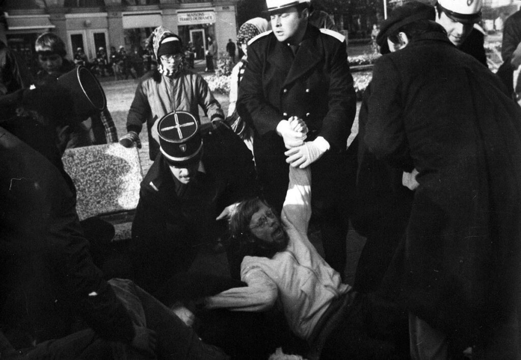 1980.11.11-FRAD037_3PHr-1024x707 Manifestation du 11 novembre (11/11/80)