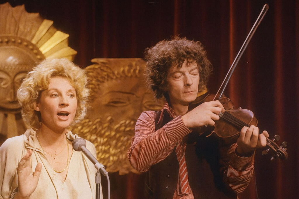 1982.10.08-Doc01-51-Z-2-AstierChatGPT-1024x683 Dominique Mac Avoy et Claude Astier (08 et 09/10/82)