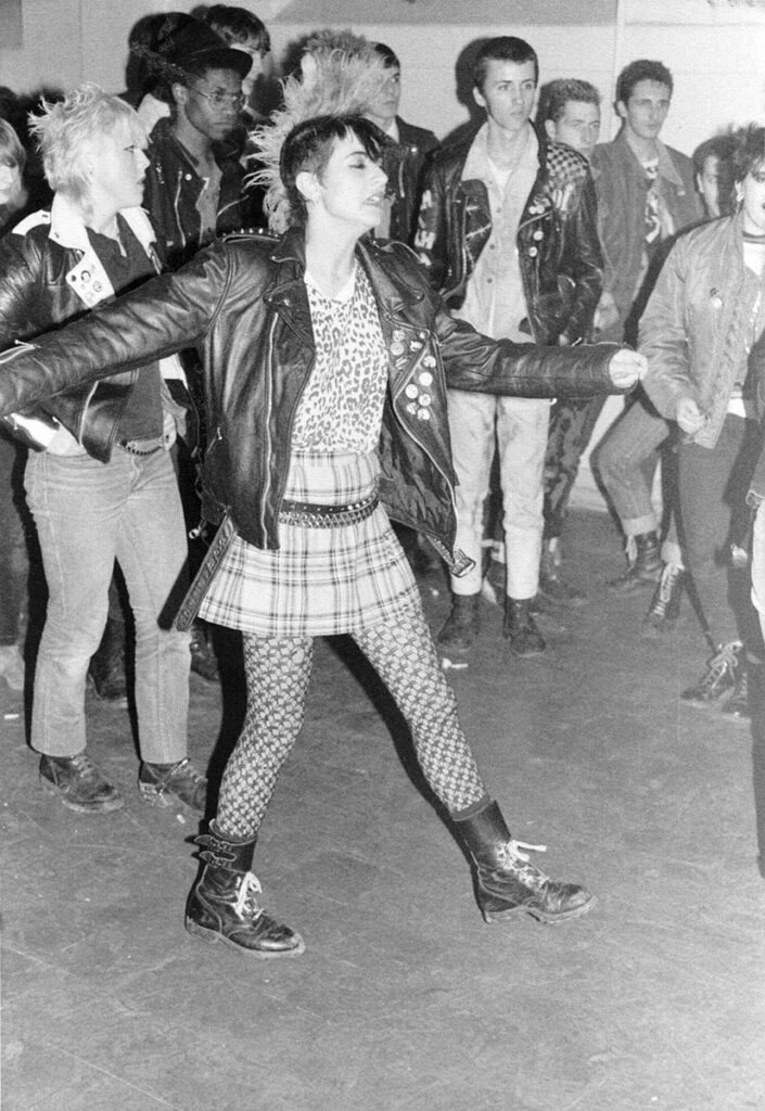 1982.11.20-Rochecorbon-004-Vero-705x1024 Foutre, Collabos (20/11/82)