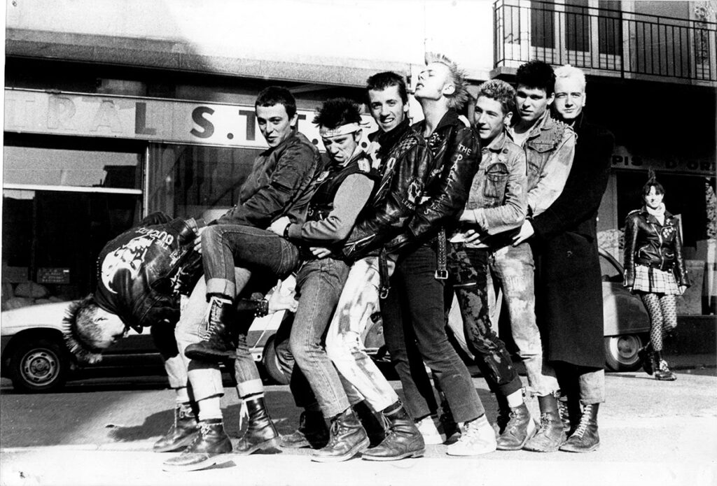 1982.11.20-Rochecorbon-008-1024x695 Foutre, Collabos (20/11/82)