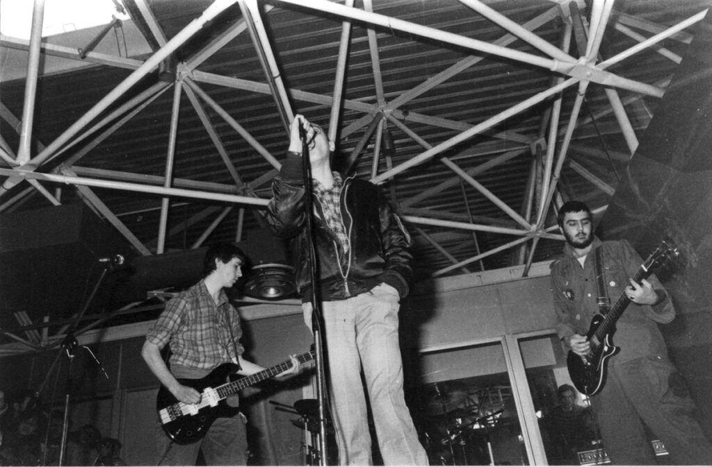 1982.12-Linfanterie-Sauvage-05-1024x673 L'Infanterie Sauvage (??/12/82)