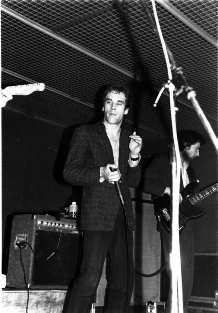 1983-Wilko-Johnson-Michel-Rose009-713x1024 Les Privés, Wilko Johnson & Lew Lewis (21/04/83)