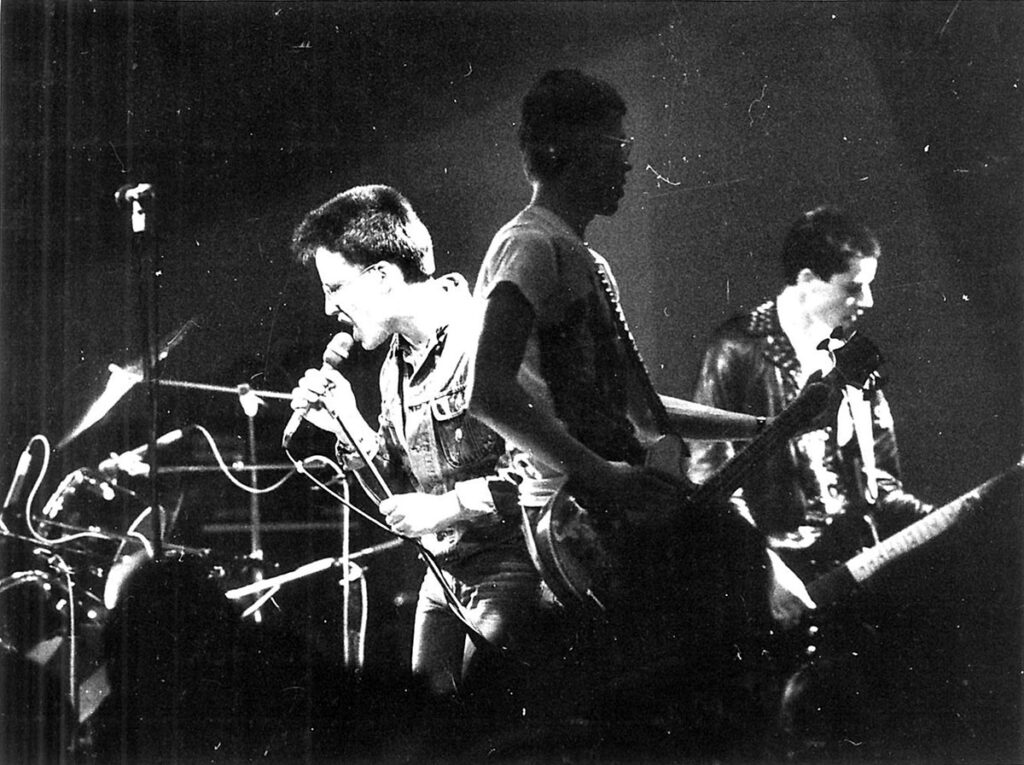 Infra-Rouge-1983.05.15-06-1024x765 "Rock d'Orléans" (14/05/83)