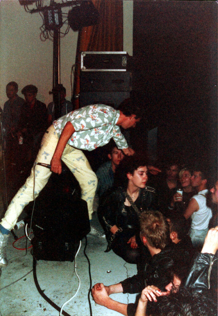 Nana-Bonnard-1983.09.19-04-Denis-708x1024 "Punky Horreur Show" (17/09/83)