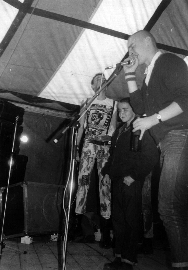 RAS-Photo-024-714x1024 "Fête de l'Humanité" R.A.S., les Cafards, les Wampas, Pogo IV (10/09/83)