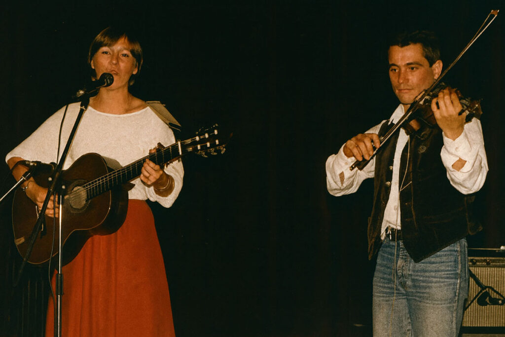 1983.12.09-Photo02-51-Z-2-Authier-Chat-1024x683 Christine Authier (09/12/83)