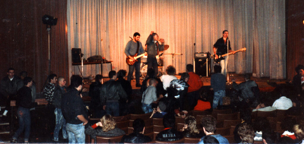 1984.02-Infanterie-Sauvage-polytechnique-1024x488 L'Infanterie Sauvage, Ultraviolet (??/02/84)