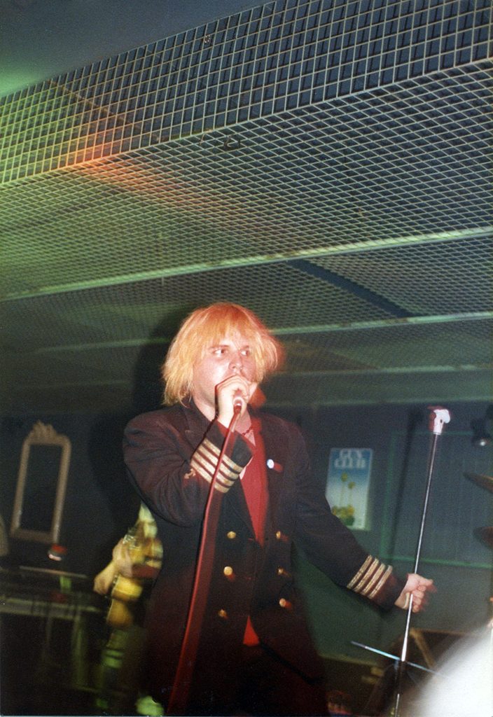 1984.11.01-Gun-Club-Michel-RosePH006-704x1024 Les Nus, Gun Club (11/03/83)