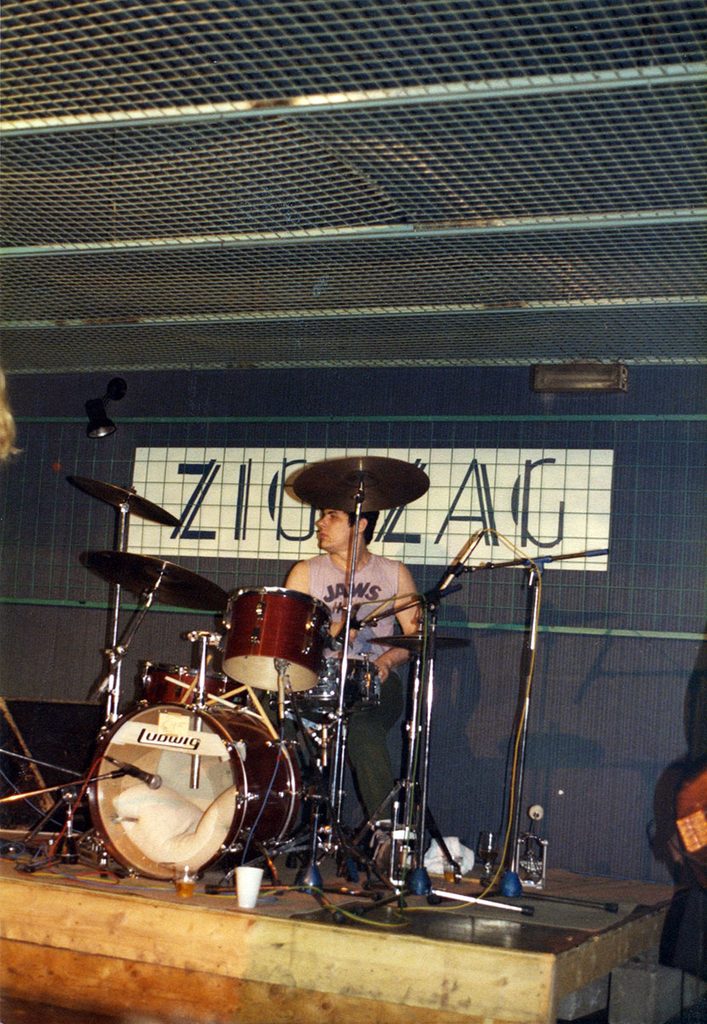 1984.11.01-Gun-Club-Michel-RosePH011-707x1024 Les Nus, Gun Club (11/03/83)