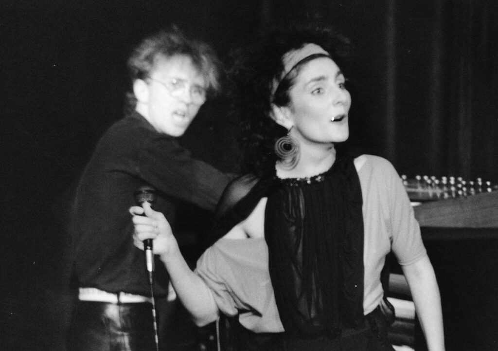 1984.11.15-Photo11-Gisele-Stephane-Gasset-Lai-1024x721 Patricia Lai (15 au 17/11/84)