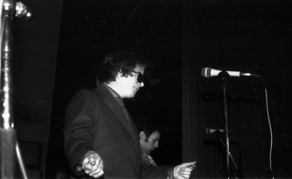 1985.02.16-Roy-Loney-Djonee-PvcPH4-1024x631 Roy Loney (US) et Jack Lee (16/02/85)