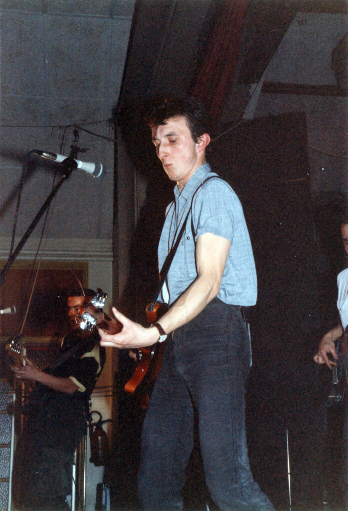 Hot-pants-Live-1985.02.01-06-697x1024 Les Thugs, Hot Pants, Snapping Boys (01/02/85)