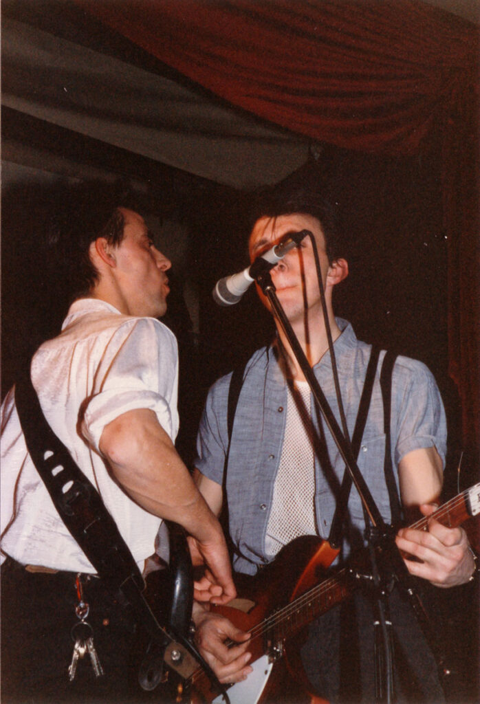 Hot-pants-Live-1985.02.01-07-698x1024 Les Thugs, Hot Pants, Snapping Boys (01/02/85)