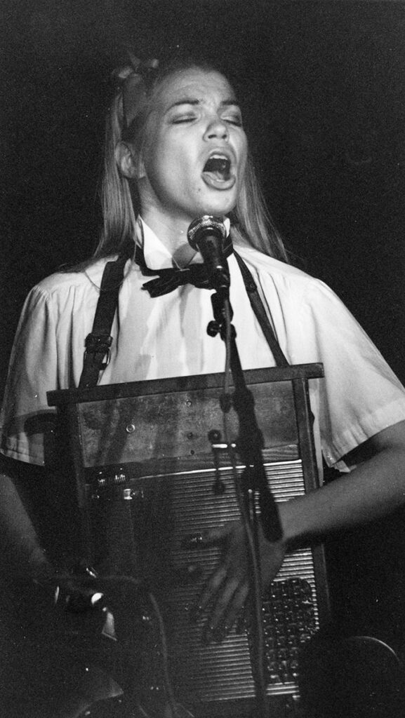 1985.10.24-Photo03-51-Z-3-Sweet-Mama-577x1024 Sweet Mama (24 et 26/10/85)