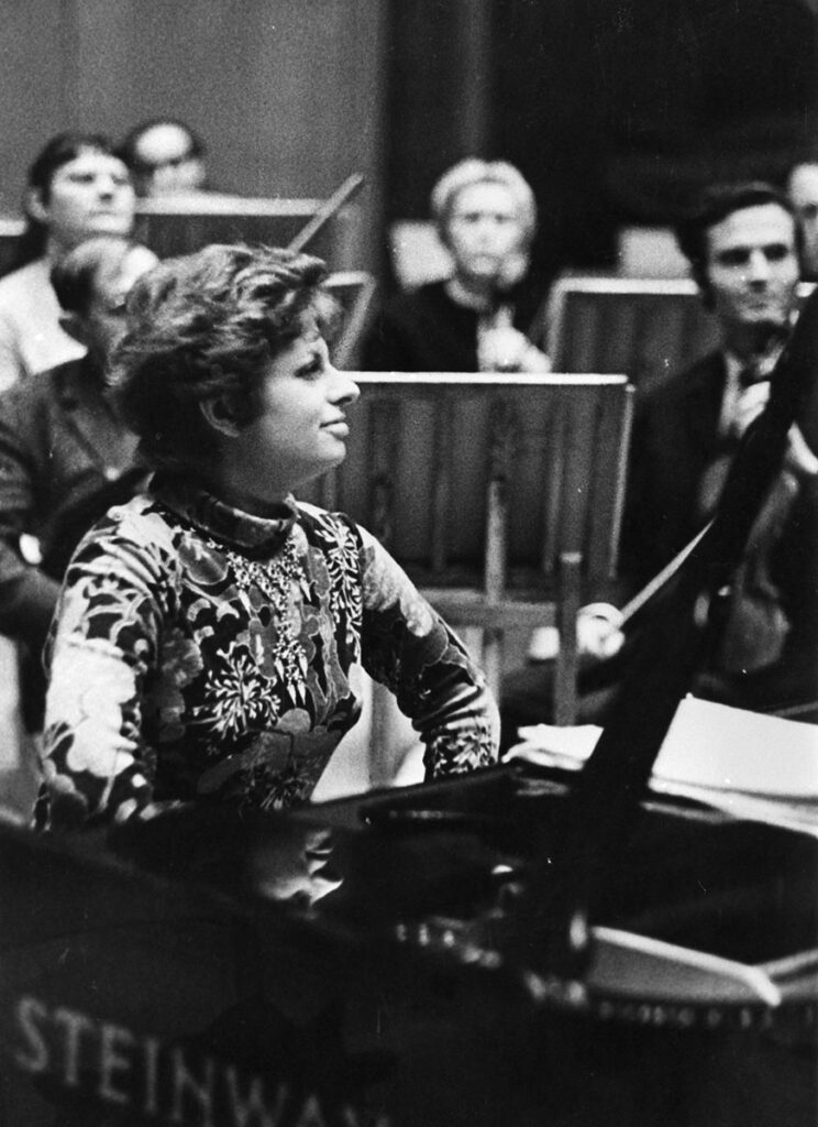 1986.01.31-France-Clidat-Photo-presse01-Gisele040-744x1024 France Clidat (31/01 au 01/02/86) Annulé