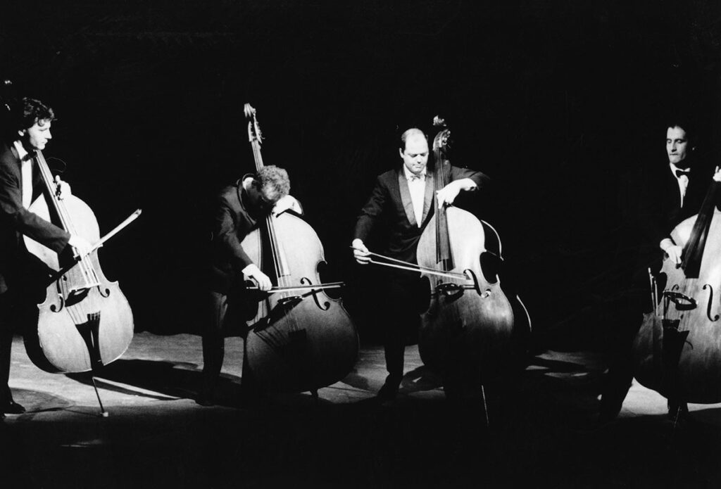 1987.10.23-Photo02-51-Z-4-Contrebasses-1024x695 L’Orchestre des Contrebasses (23 et 24/10/87)