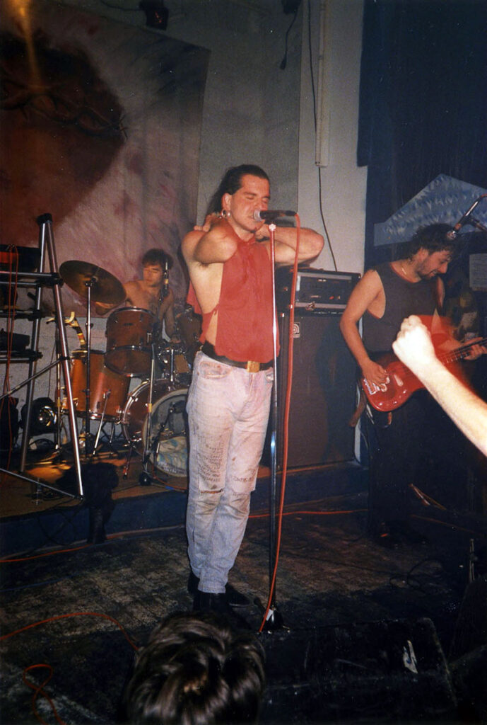 1987.11.18-Litfiba-Photo01-Dominique-B001-689x1024 Litfiba (18/11/87)