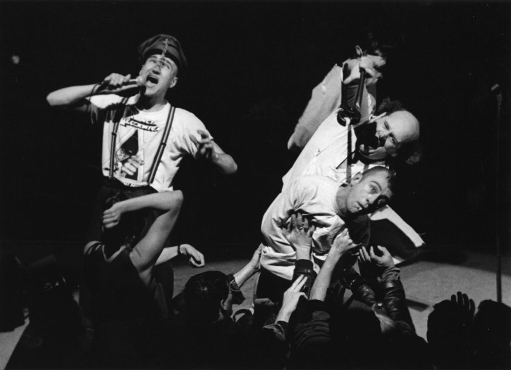 1989.11.09-Berurier-Noir-Euthanasie-Patrice-MarquisPH01-1024x742 Die Toten Hosen, Bérurier Noir (09/11/89)