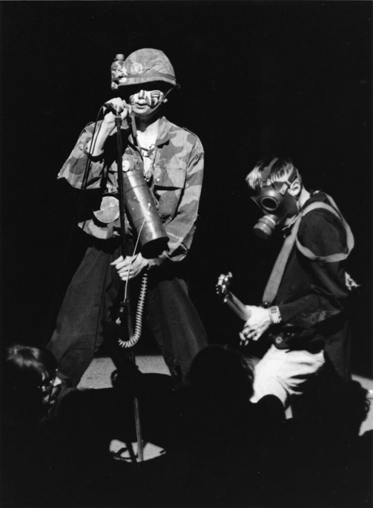 1989.11.09-Berurier-Noir-Euthanasie-Patrice-MarquisPH03-753x1024 Die Toten Hosen, Bérurier Noir (09/11/89)