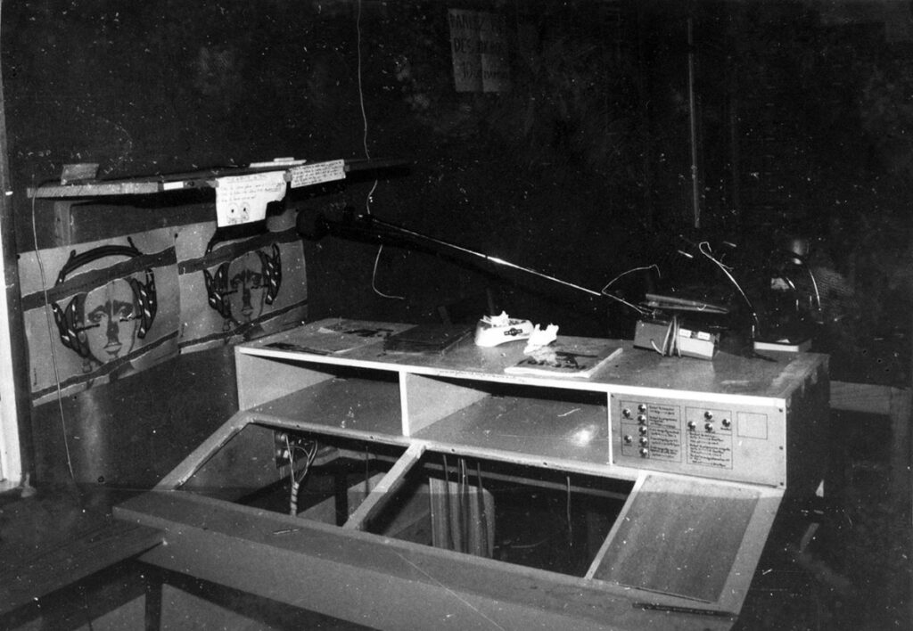 1984-Transistours-1904PH02-1024x708 Radio Transistours