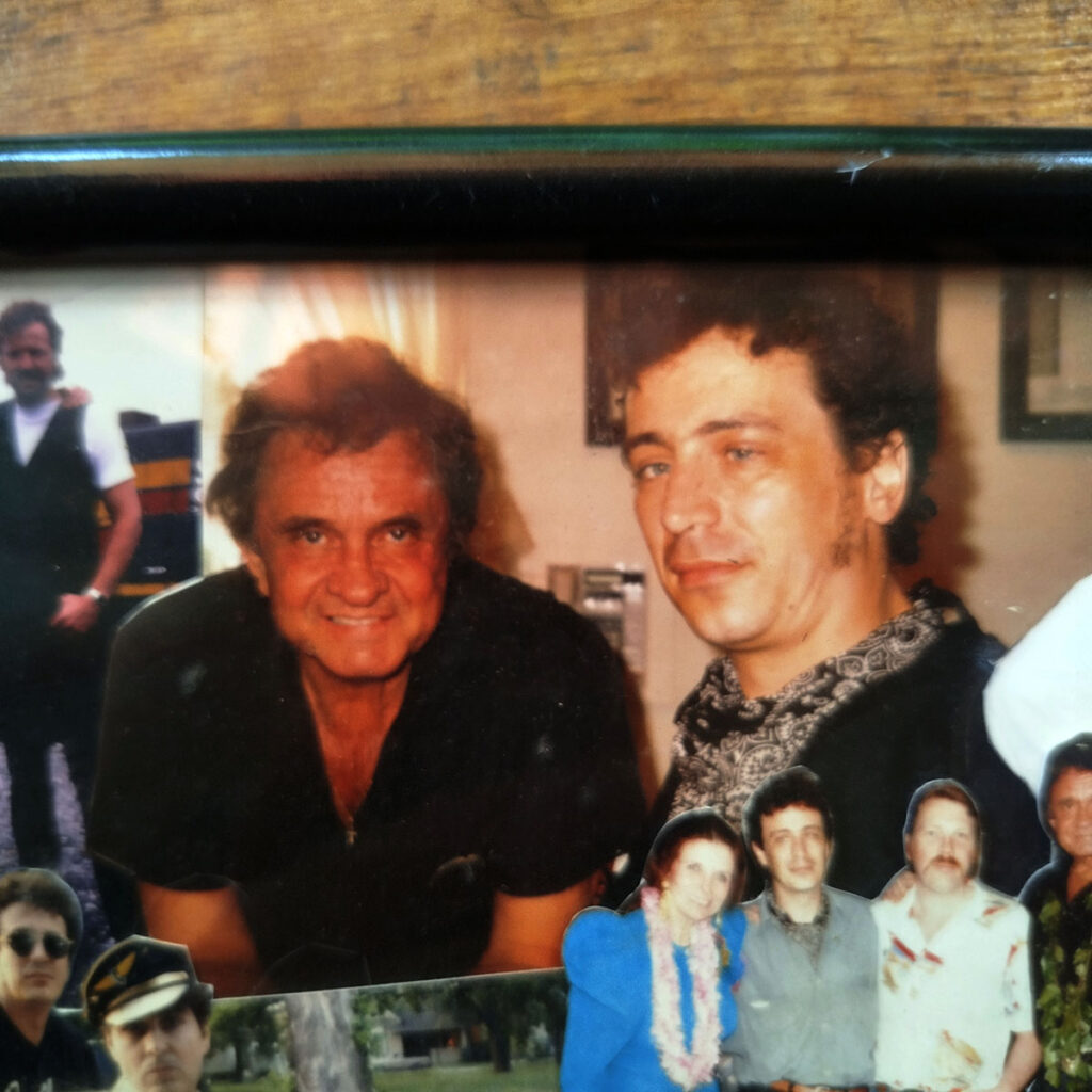 IMG_20250606_154800-1024x1024 Un repas avec June et Johnny Cash