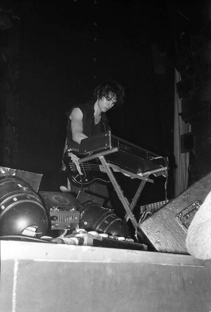 1981.10.19-Cure-Lydie-Barbarian-GoubardPH14-695x1024 Cure (19/10/81)
