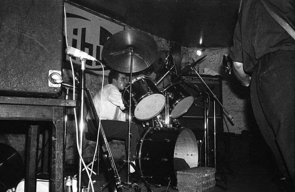 1982.05-Theatre-Corazon-Brigades-Lydie-Barbarian-GoubardPH17-1024x667 Corazon Rebelde (?/05/82)