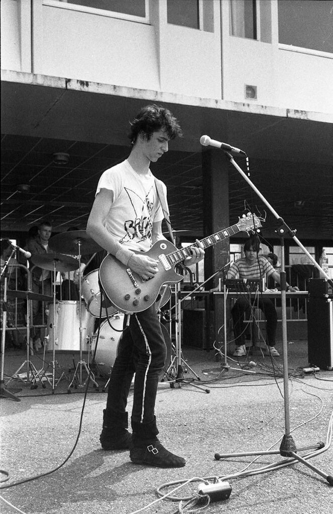 1982.06.08-Brigades-Cure-Lydie-Barbarian-GoubardPH35A-663x1024 The Brigades (09/06/82)