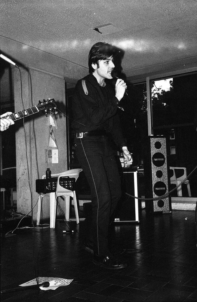 1982.09-Brigades-Orchestre-Lydie-Barbarian-GoubardPH01-669x1024 The Brigades (??/09/82)
