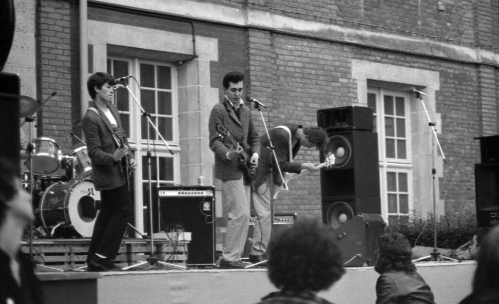 Suicide-Romeo-Massy-Palaiseau-live-1979_2767215048470504875_o-1024x624 Suicide Romeo (??/??/79)