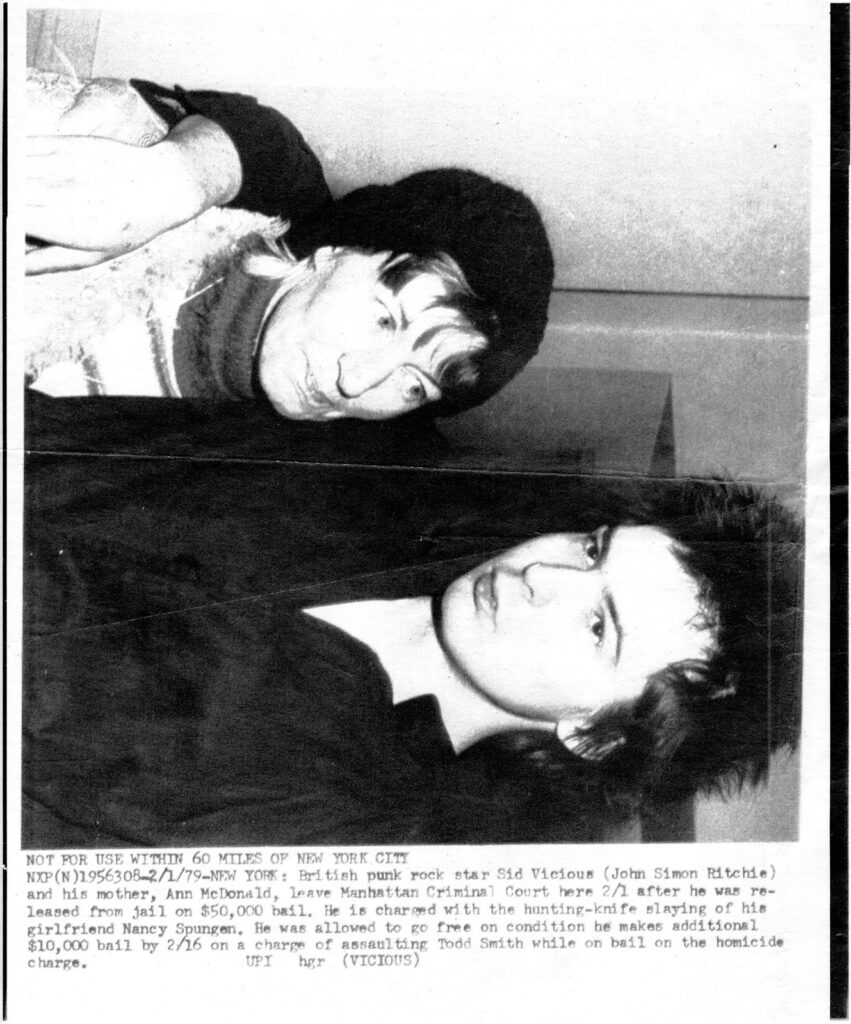 1979.01.02-EmbareckDO046-851x1024 Sid Vicious, quitte le tribunal de Manhattan