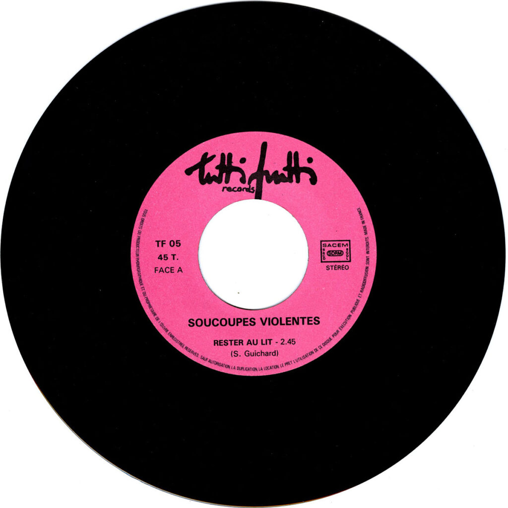 1988-Soucoupes-violentes-Rester-Fred-MoulinDI03-1024x1024 Les Soucoupes Violentes "Rester au lit"